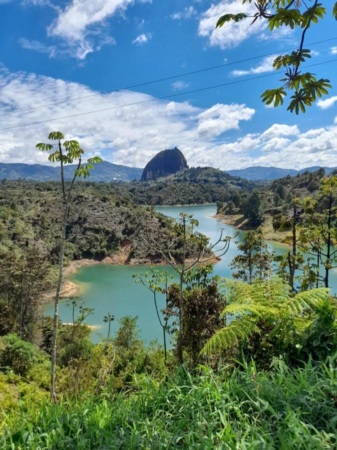 El Paraiso Paisa 5 Minutos Del Malecon Parqueadero Privado A Guatapé Exterior foto